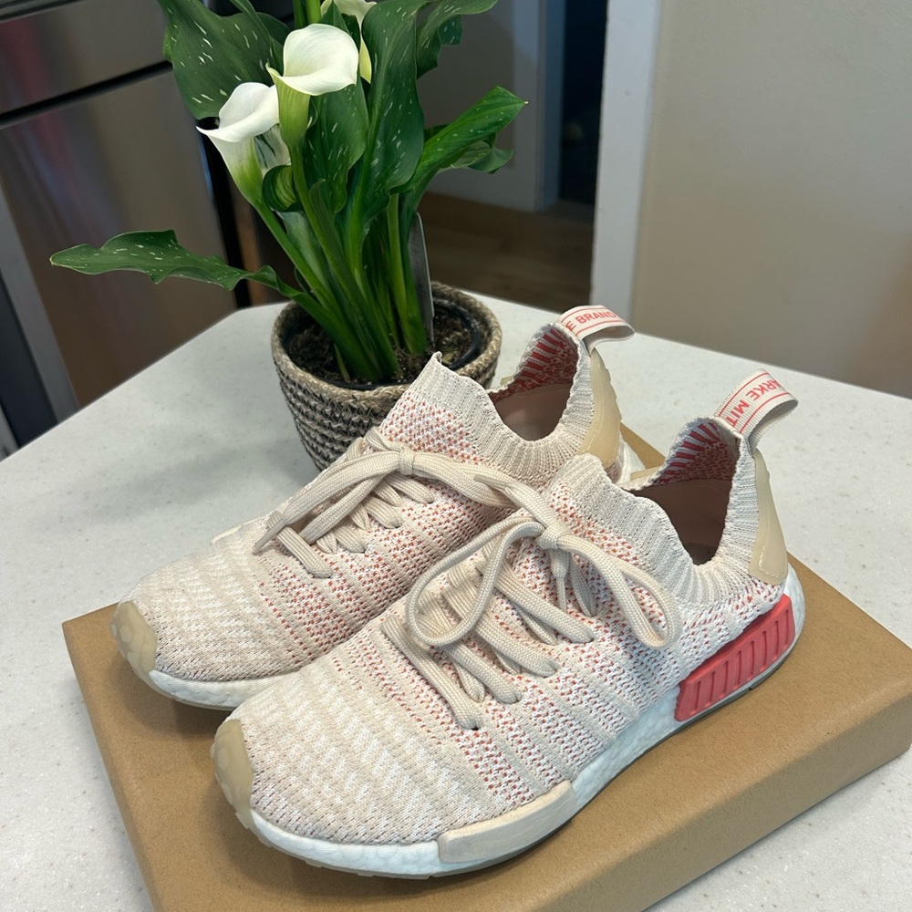 Adidas NMD R2